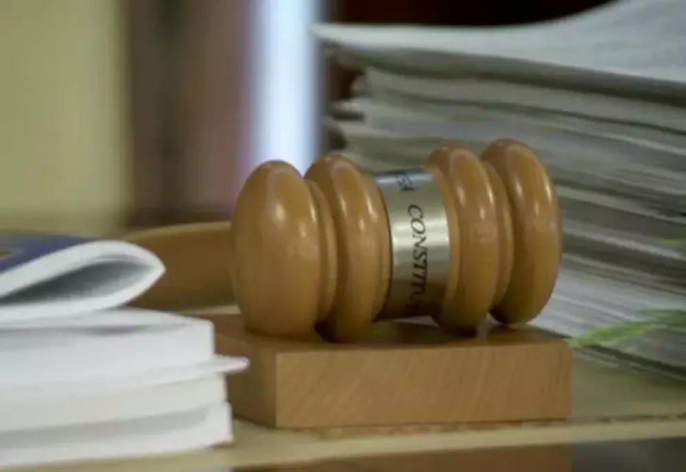 DECIZIA BOMBĂ A CCR. DECLARAȚIILE DE AVERE LA COMU ÎNCALCĂ DREPTUL LA VIAȚA PRIVATĂ, UN SOȚ NU TREBUIE SĂ MAI DECLARE AVEREA PARTENERULUI 