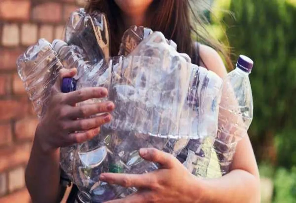 Câte peturi și sticle au reciclat românii în prima parte a anului 2026