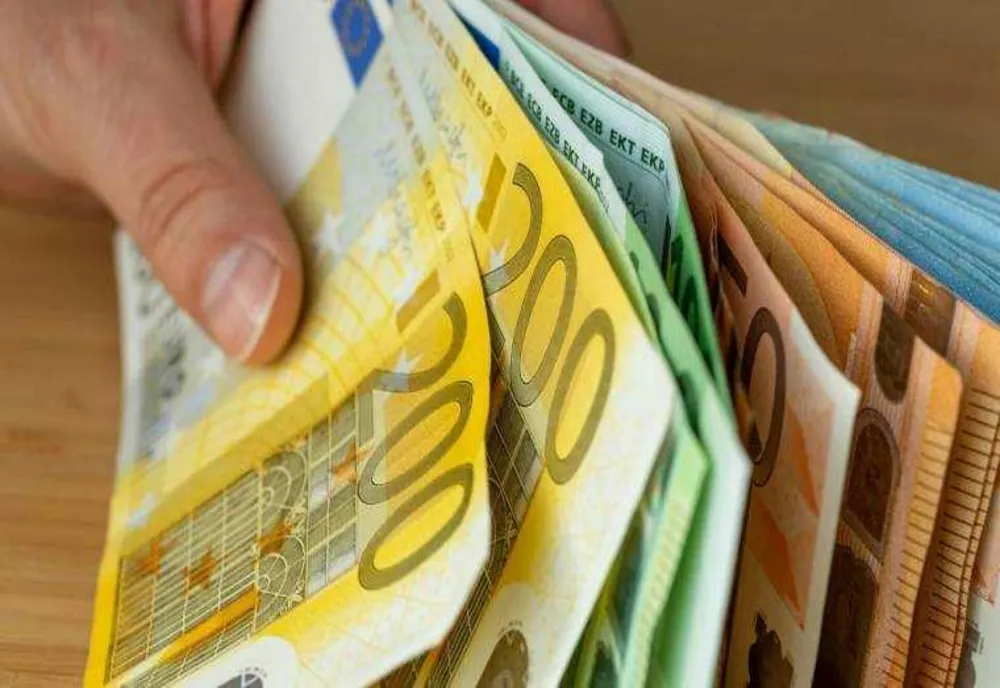 Curs valutar joi, 14 mai. Euro ajunge la 5,20 lei după recordurile de săptămâna trecută