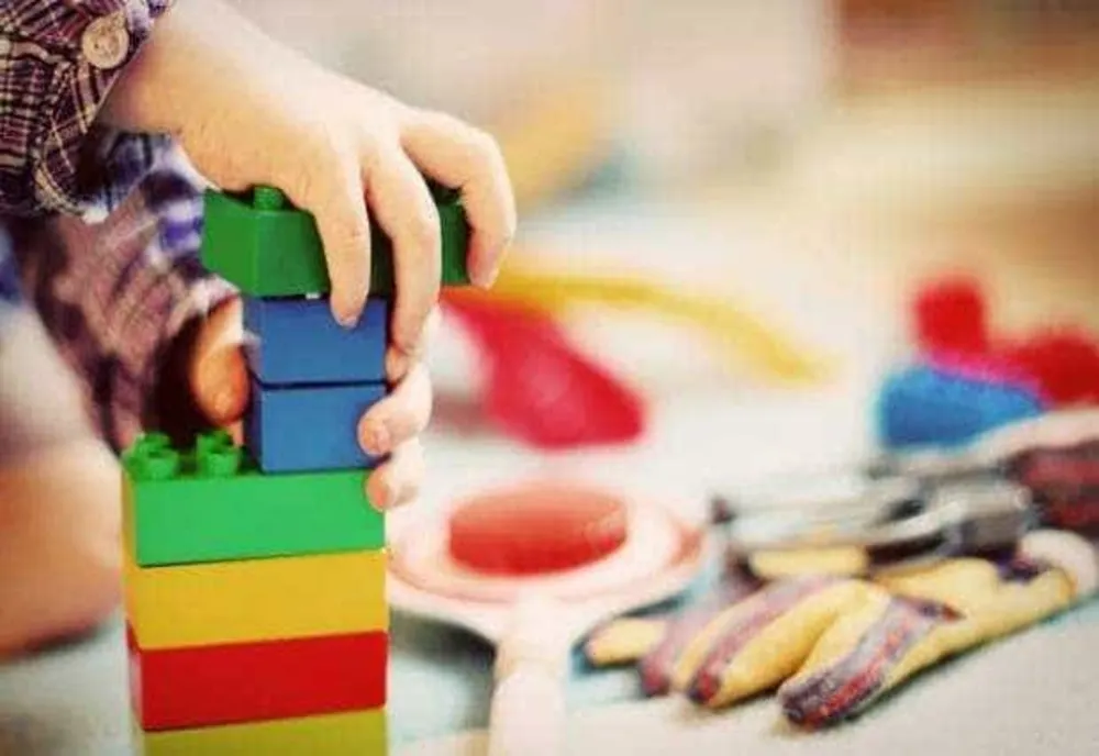 Educatoare din Craiova, anchetată pentru purtare abuzivă. Ce le făcea copiilor de la grădiniță