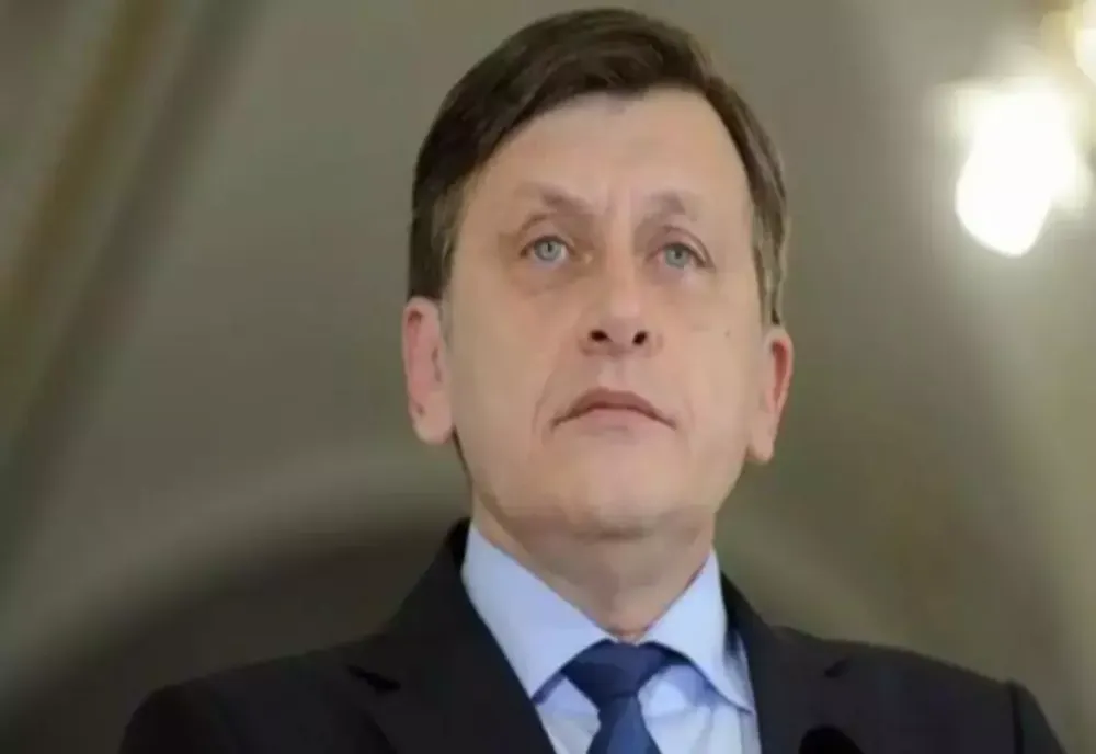 CRIN ANTONESCU: TREBUIE SĂ RELUĂM MAI REPEDE RELAŢIA CU STATELE UNITE CARE NU E SUSPENDATĂ, DAR PARE UN PIC ÎNTRERUPTĂ DIN MAI MULTE MOTIVE