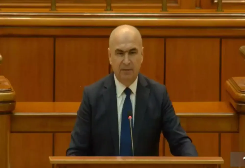 ILIE BOLOJAN ÎȘI APĂRĂ AUSTERITATEA ÎN PARLAMENT. GEORGE SIMION ANUNȚĂ MOȚIUNEA DE CENZURĂ 