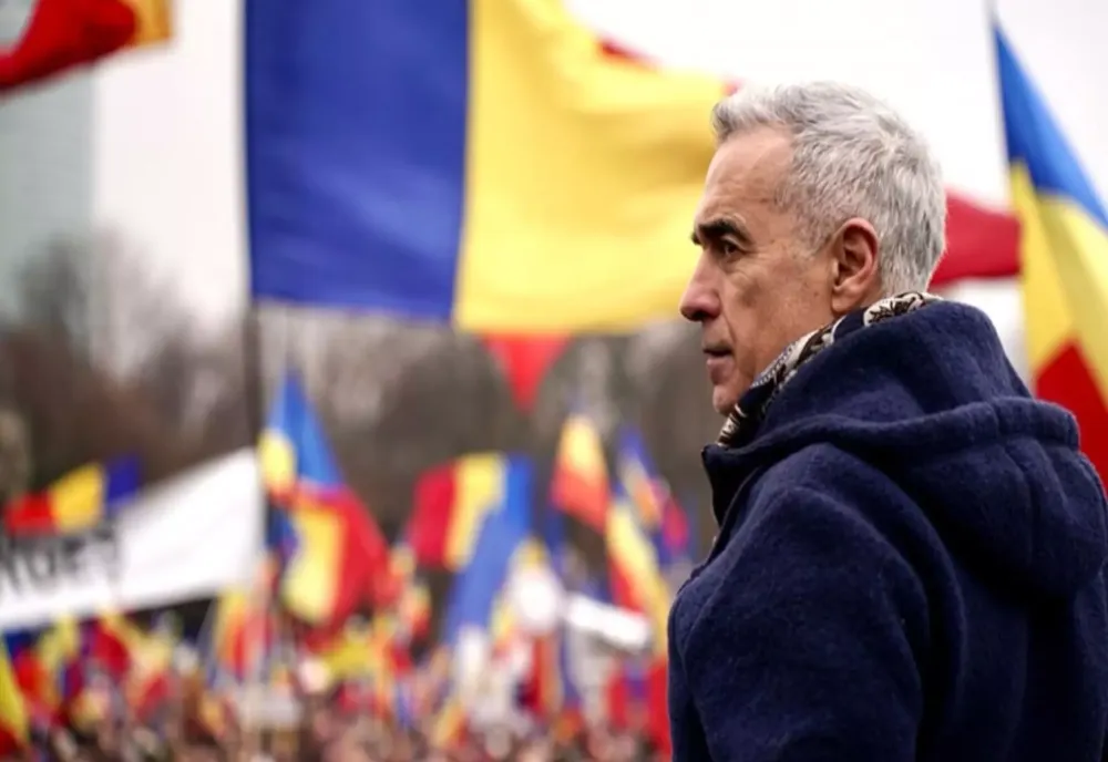 Călin Georgescu, după semnarea controlului judiciar: "Toată clasa politică e confiscată de sistem". Liderul suveranist, întâmpinat de zeci de români