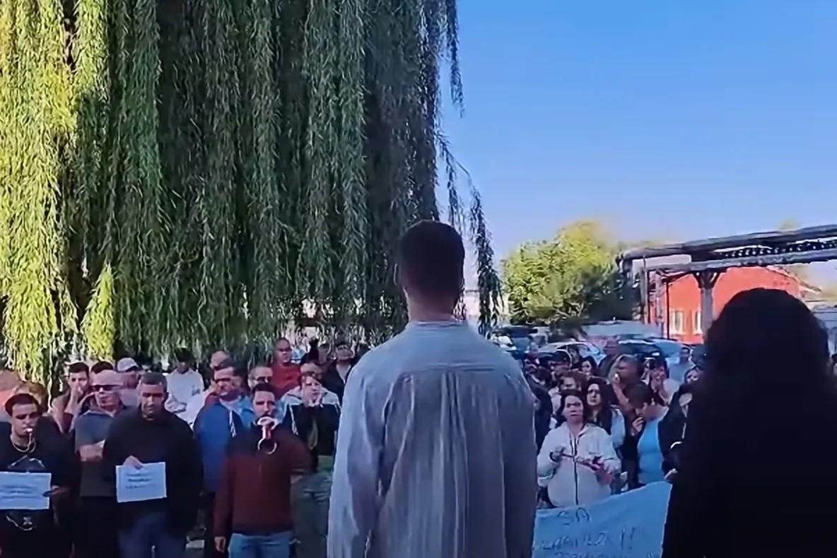 Protest la fabrica de armament Carfil Brașov. Oamenii au întrerupt lucrul pentru că nu au fost plătiți