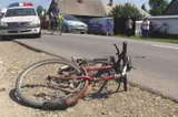 Un copil care se plimba pe o bicicletă a fost lovit de o mașină în Vrancea
