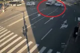 Ambulanță în misiune, lovită în plin, la Iași. Transporta un copil de 3 ani la spital - VIDEO