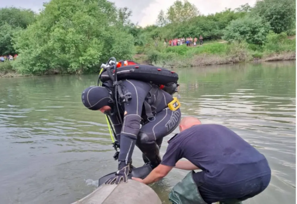 TRAGEDIE ÎN BIHOR: O FETIȚĂ DE 8 ANI S-A ÎNECAT ÎN CRIȘUL NEGRU