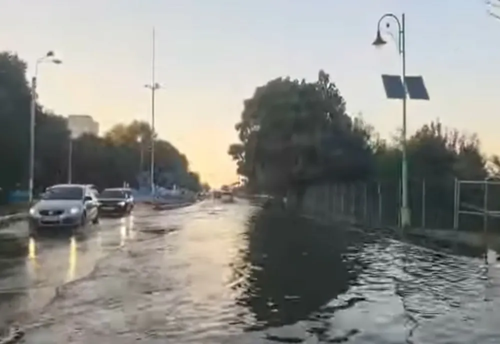 Avarie pe litoral. Colectorul principal de ape uzate din Năvodari a refulat | VIDEO