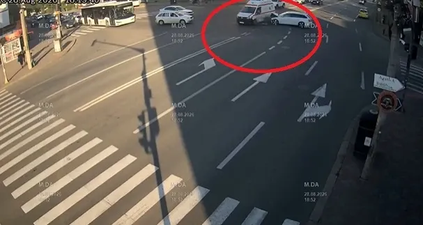 Accident ambulanță/ Captură video 