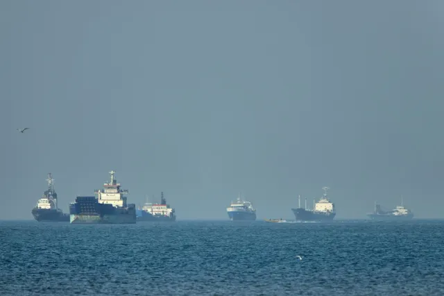 Pescari iranieni recuperează bunuri de pe nava GFS Pride, scufundată în Strâmtoarea Ormuz