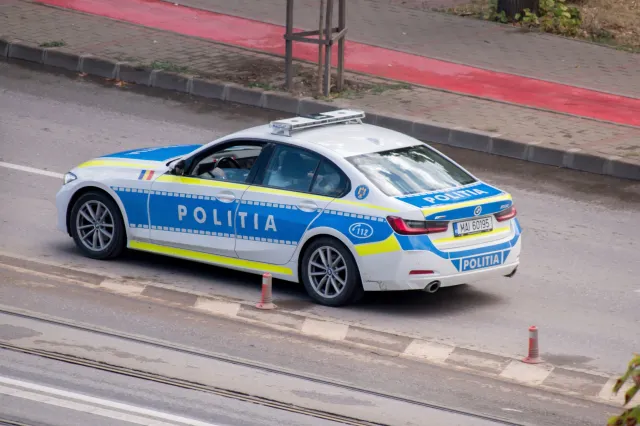Incident la o școală din Timiș: un elev de 11 ani a fost agresat de un coleg mai mare. Poliția a deschis dosar penal