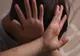 ADOLESCENT DIN BIHOR FILMAT ÎN TIMP CE BATE UN COPIL, PLASAT ÎN AREST LA DOMICILIU