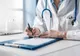 Doi medici, trimiși în judecată după peste 200 de fapte de abuz în serviciu. 185 de pacienți ar fi primit dispozitive de la decedați